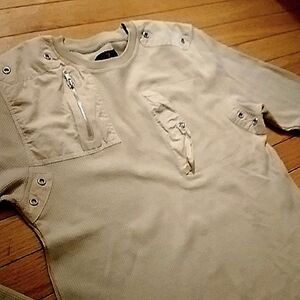 Long sleeve pocket shirt